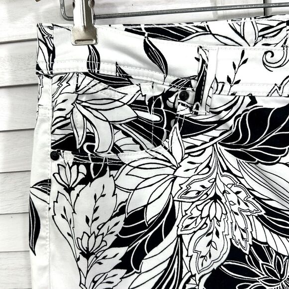 Chico's Sateen Pants Size 3 (16) Girlfriend Cropped Floral NWT - Picture 4 of 15